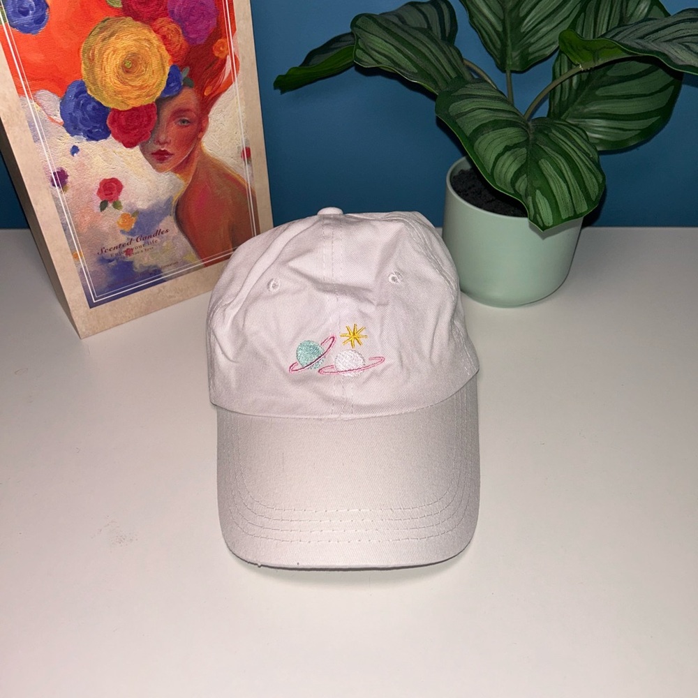 WOMENS WHITE SPACE EMBROIDERED CAP